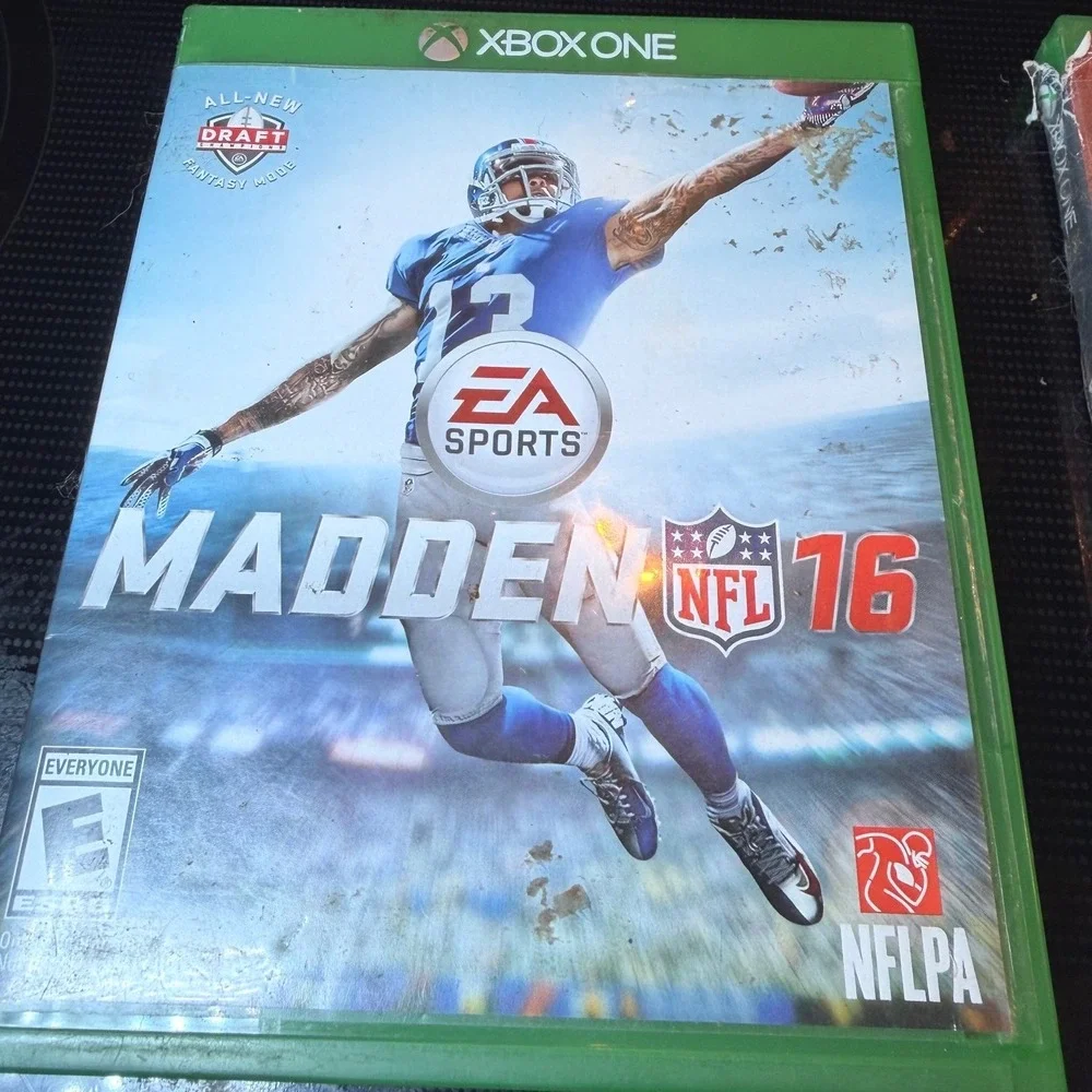 Lot of 6 Video Games Xbox One, PS2, Nintendo Wii Minecraft GTA V Madden 16 WWE